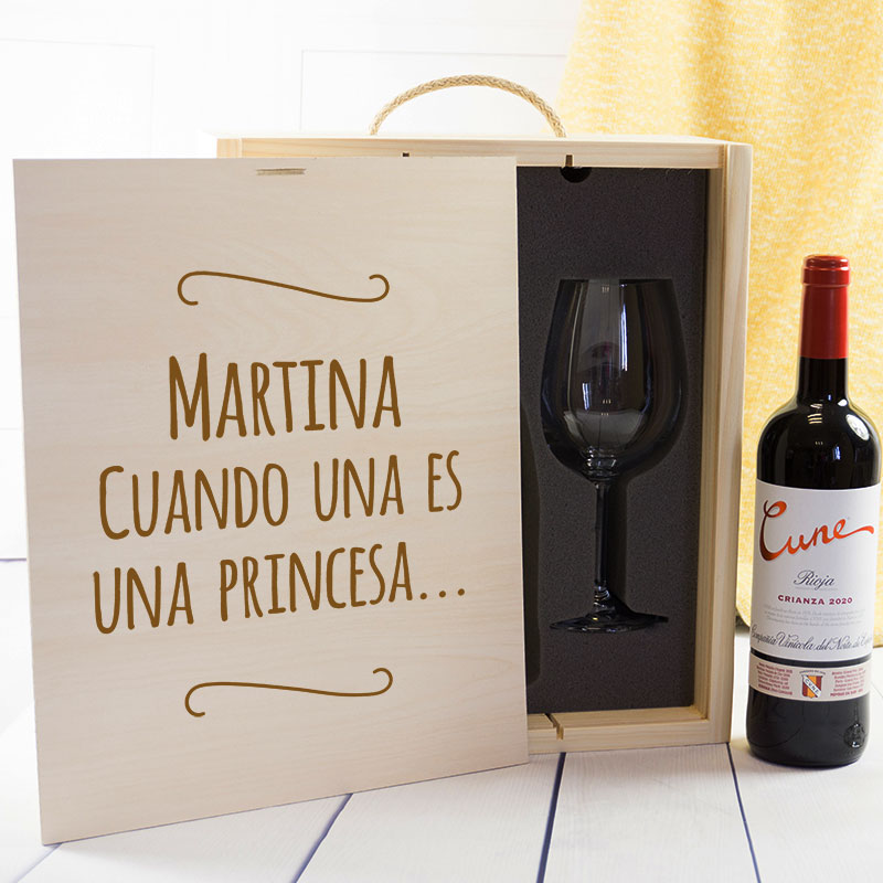 Regalos personalizados: Kits regalo: Kit con Vino Cune Crianza con caja grabada