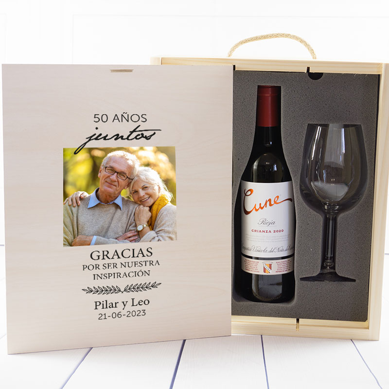 Regalos personalizados: Kits regalo: Kit con Vino Cune Crianza con caja impresa