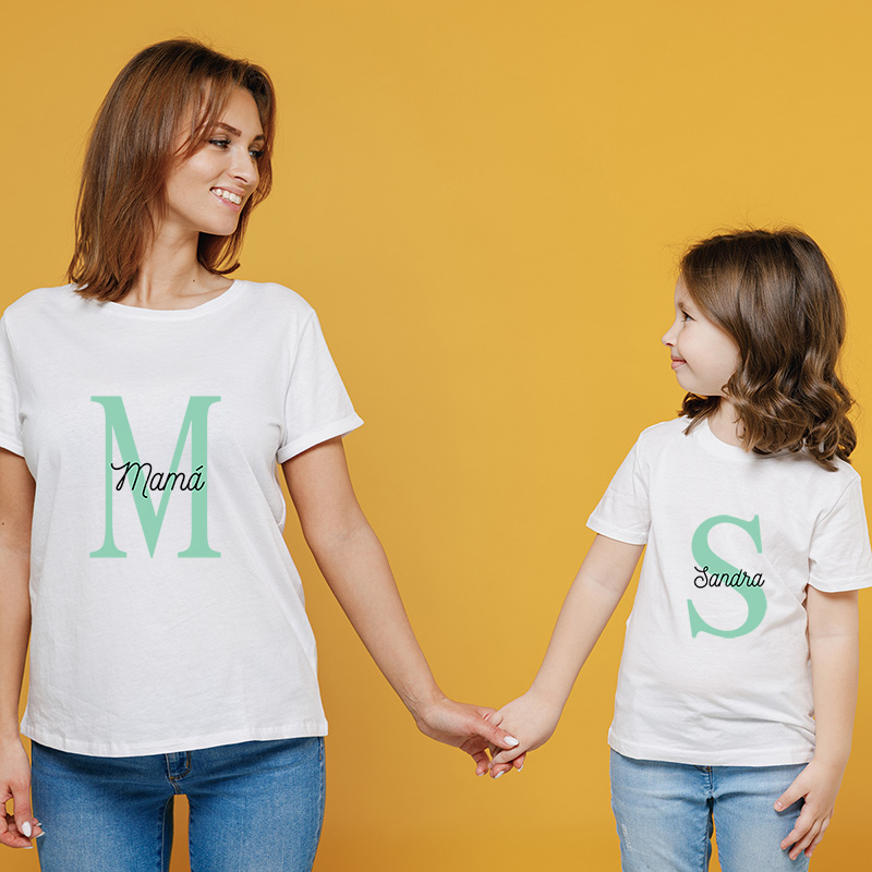 Regalos personalizados: Regalos con nombre: Pack camisetas mamá e hij@ personalizado Inicial