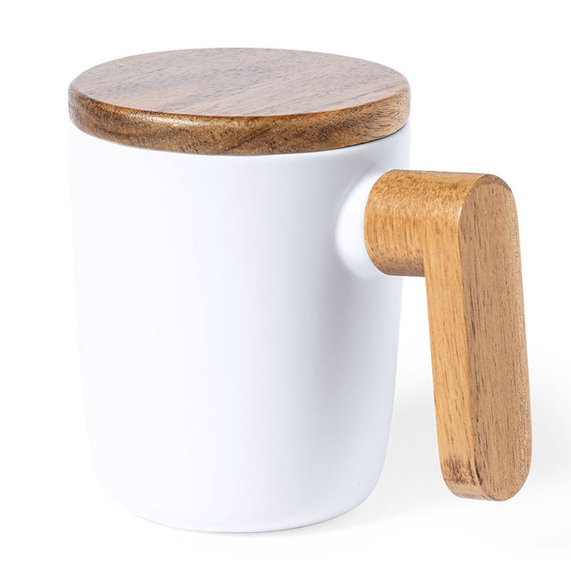 Regalos personalizados: Tazas personalizadas: Taza con detalles en madera natural